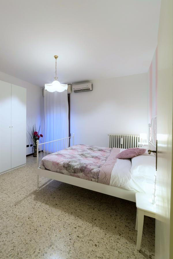 Isa Sirmione Apartments Номер фото